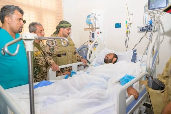 الفريق طارق صالح يوجه بنقل جرحى المقاومة الوطنية للعلاج في الخارج الفريق طارق صالح يوجه بنقل جرحى المقاومة الوطنية للعلاج في الخارج