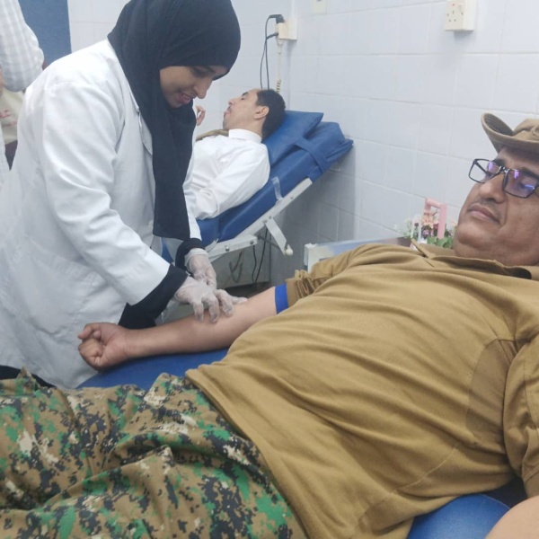 رئيس مجلس المستقبل الجنوبي بالعاصمة عدن يدشن حملة للتبرع بالدم ويدعو إلى مساندة الجبهات رئيس مجلس المستقبل الجنوبي بالعاصمة عدن يدشن حملة للتبرع بالدم ويدعو إلى مساندة الجبهات