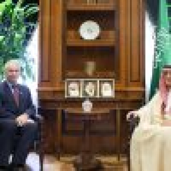 وزير الدولة للشؤون الخارجية يستقبل سفير فنلندا لدى المملكة