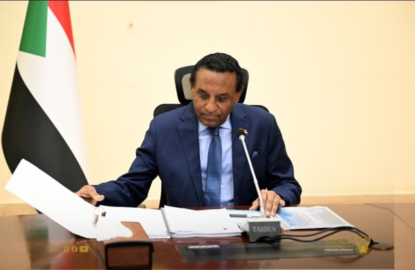 كامل إدريس مجلس الوزراء يقف على جهود تهيئة بيئة العودة لولاية الخرطوم كامل إدريس مجلس الوزراء يقف على جهود تهيئة بيئة العودة لولاية الخرطوم
