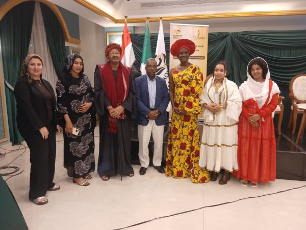 بحضور الأشموني والفاتح صالح إدريس الفكي afasu يمنح دايموند لاند الجائزة الذهبية بحضور الأشموني والفاتح صالح إدريس الفكي afasu يمنح دايموند لاند الجائزة الذهبية