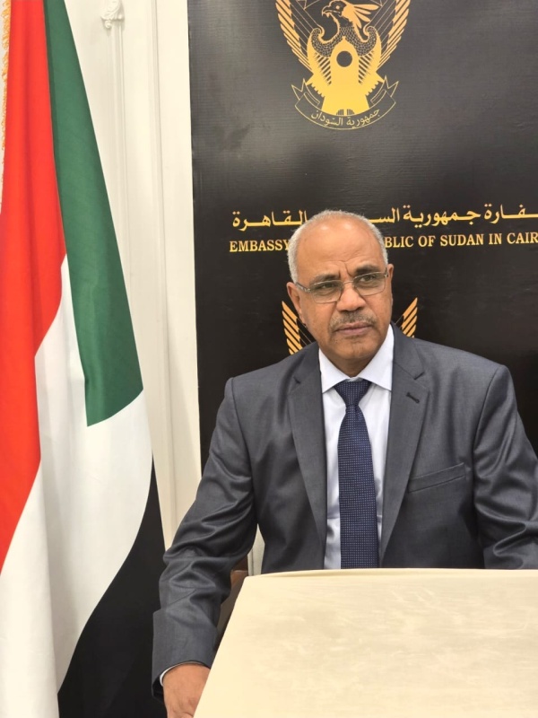السفير كمال بشير ثلاثون عاما من العطاء الدبلوماسي مسيرة حافلة بالعطاء من فيينا مرورا بسيئول وأديس ولاهاي والقاهرة إلى أوسلو