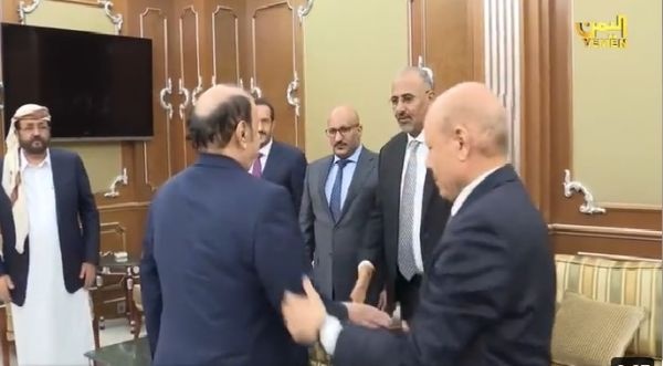 ترتيب لتغيير الرئاسي أم لاتفاق مع الحوثيين ما وراء مهاجمة السعودية لـ الشرعية ترتيب لتغيير الرئاسي أم لاتفاق مع الحوثيين ما وراء مهاجمة السعودية لـ الشرعية