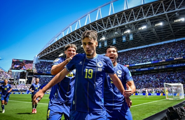 البوسنة أول المتأهلين إلى دور الـ 32 كأفضل ثالث في المونديال