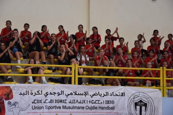 وجدة تحتضن برنامج ا دولي ا لتكوين الفتيات في كرة اليد بشراكة مغربية فرنسية وجدة تحتضن برنامج ا دولي ا لتكوين الفتيات في كرة اليد بشراكة مغربية فرنسية