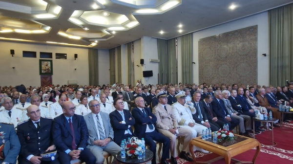 عامل عمالة مكناس عبد الغني الصبار يترأس مراسم الإنصات للخطاب الملكي السامي والإشراف على حفل التوشيحات الملكية بمناسبة عيد العرش المجيد عامل عمالة مكناس عبد الغني الصبار يترأس مراسم الإنصات للخطاب الملكي السامي والإشراف على حفل التوشيحات الملكية بمناسبة عيد العرش المجيد
