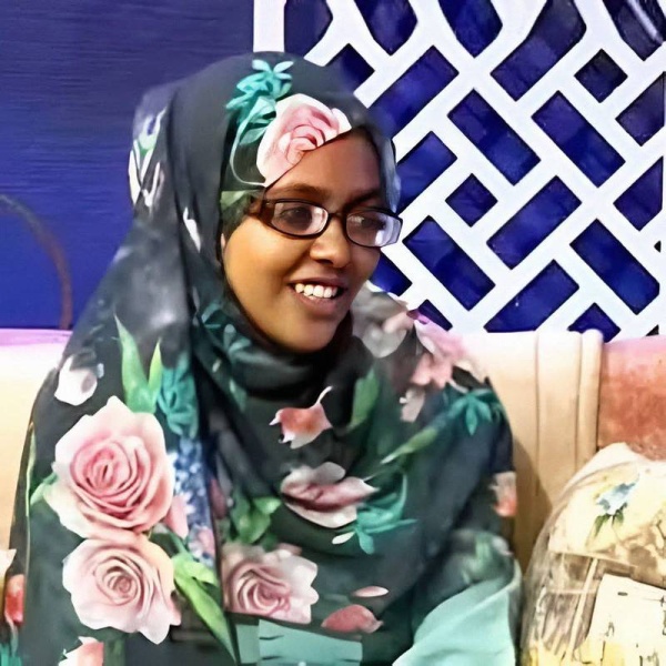 ئشة تعود بالتفوق بعد حجب نتيجتها العام الماضي ئشة تعود بالتفوق بعد حجب نتيجتها العام الماضي