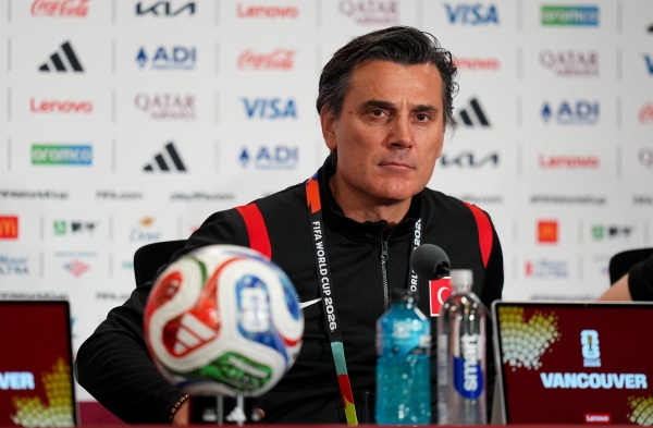 دعوات لإقالة مونتيلا بعد الخروج المبكر لمنتخب تركيا من كأس العالم 2026