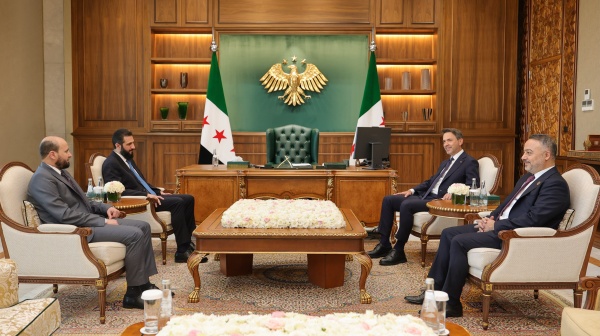 الشرع يستقبل وزير الطاقة التركي ويبحثان تعزيز التعاون في مجال التعدين