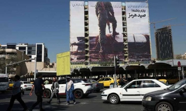 إيران تهدد بتوسيع النزاع حتى المحيط الهندي إذا استهدفتها هجمات أمريكية جديدة إيران تهدد بتوسيع النزاع حتى المحيط الهندي إذا استهدفتها هجمات أمريكية جديدة