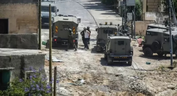 العدو الإسرائيلي يعتقل 5 فلسطينيين بالضفة الغربية