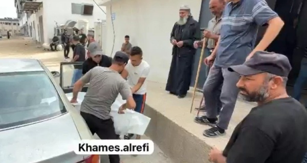استشهاد 4 فلسطينيين بينهم طفل وإصابة آخرين في قصف إسرائيلي استهدف مناطق متفرقة بقطاع غزة موسع استشهاد 4 فلسطينيين بينهم طفل وإصابة آخرين في قصف إسرائيلي استهدف مناطق متفرقة بقطاع غزة موسع