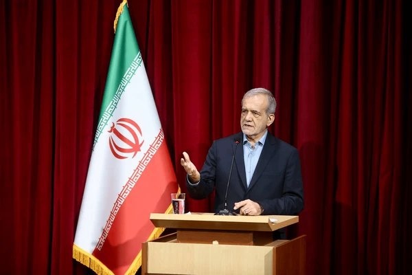 الرئيس الإيراني الفضل في قدراتنا الدفاعية والصاروخية يعود إلى التعليم والجامعات الرئيس الإيراني الفضل في قدراتنا الدفاعية والصاروخية يعود إلى التعليم والجامعات