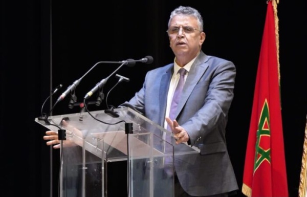 وهبي قلت لمسؤول أوروبي ماهذه الفوضى عندكم فرد منعنا الهاتف على الشباب وهبي قلت لمسؤول أوروبي ماهذه الفوضى عندكم فرد منعنا الهاتف على الشباب