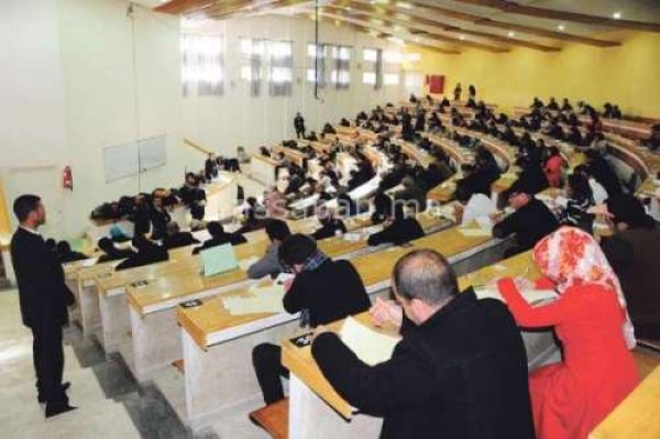 رؤساء الجامعات يوضحون بشأن واجبات التسجيل في التكوين بالتوقيت الميسر