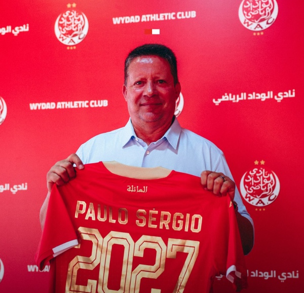 الوداد الرياضي يعين البرتغالي باولو سيرجيو مدربا للفريق الأول بعقد لموسم واحد الوداد الرياضي يعين البرتغالي باولو سيرجيو مدربا للفريق الأول بعقد لموسم واحد