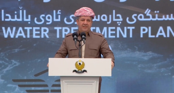 مسرور بارزاني ملتزمون بمواصلة تقديم الخدمات الأساسية لكافة مناطق الإقليم دون استثناء مسرور بارزاني ملتزمون بمواصلة تقديم الخدمات الأساسية لكافة مناطق الإقليم دون استثناء