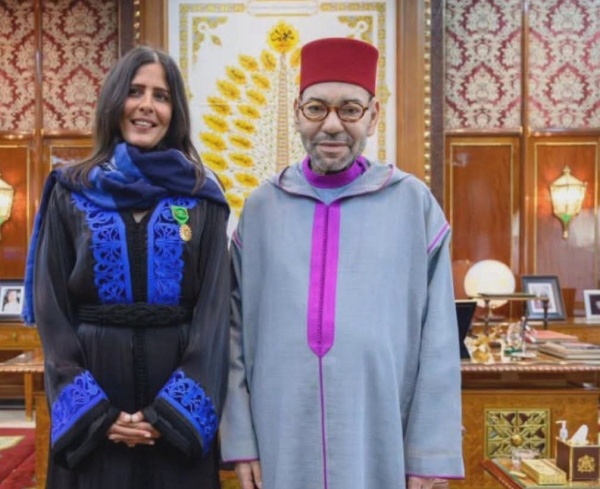جلالة الملك يستقبل المتسلقة المغربية نوال صفنضلة جلالة الملك يستقبل المتسلقة المغربية نوال صفنضلة