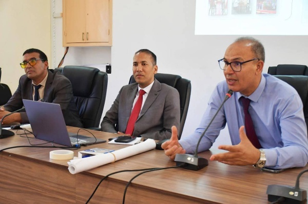 مدير أكاديمية درعة تافيلالت يتفقد الدورة التكوينية الخاصة ببرنامج إعداديات الريادة بورزازات