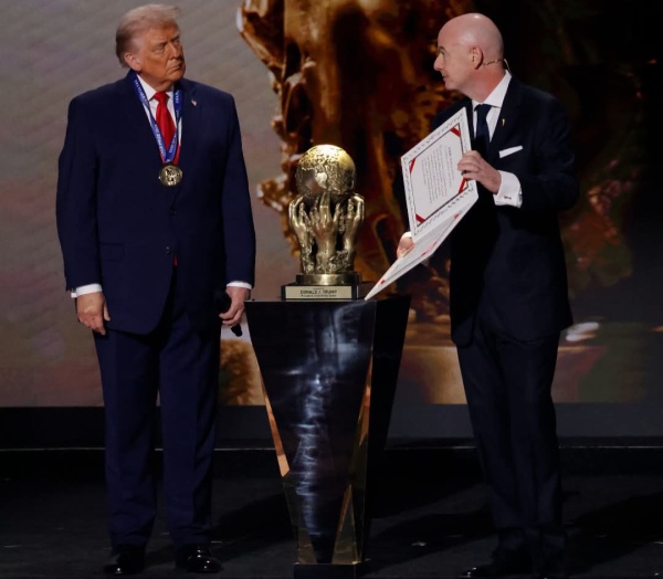 رئيس الفيفا يكشف ترامب سيشارك في تتويج بطل مونديال 2026