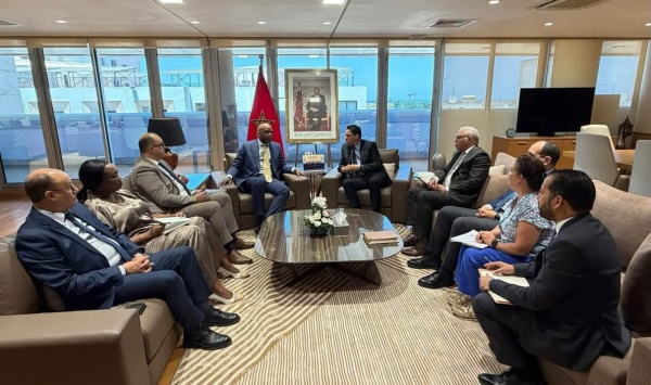 المغرب يجدد التزامه بدعم الاندماج الاقتصادي الإفريقي خلال مباحثات مع الأمانة العامة لـ zlecaf المغرب يجدد التزامه بدعم الاندماج الاقتصادي الإفريقي خلال مباحثات مع الأمانة العامة لـ zlecaf