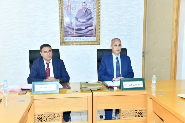 مجلس إقليم وزان يعزز النقل المدرسي ويبرمج اعتمادات لفك العزلة عن العالم القروي