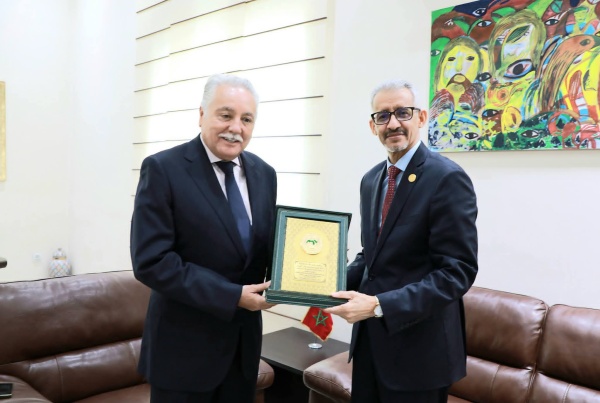 بنعبد الله يستقبل المدير العام للألكسو لبحث سبل تعزيز التعاون التربوي والثقافي بنعبد الله يستقبل المدير العام للألكسو لبحث سبل تعزيز التعاون التربوي والثقافي