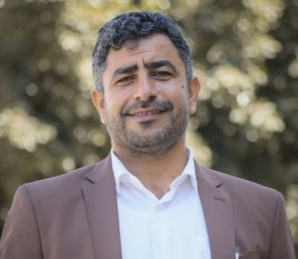 حسن وعزيز والمؤثر المعروف حسن وعزيز والمؤثر المعروف