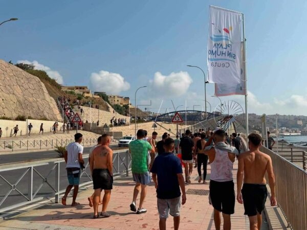 محاولات جديدة للهجرة سباحة تستنفر السلطات المغربية والإسبانية في الفنيدق محاولات جديدة للهجرة سباحة تستنفر السلطات المغربية والإسبانية في الفنيدق