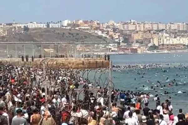 العصبة المغربية تحتج أمام السفارة الإسبانية تزامنا مع إصدار تقريرها حول ما جرى في سبتة المحتلة العصبة المغربية تحتج أمام السفارة الإسبانية تزامنا مع إصدار تقريرها حول ما جرى في سبتة المحتلة