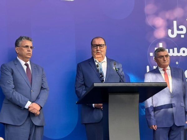 لشكر يعلن أن الكشف عن مضمون المشاورات مع المنصوري سيتم بعد استكمال لقاءاتها مع باقي الأحزاب لشكر يعلن أن الكشف عن مضمون المشاورات مع المنصوري سيتم بعد استكمال لقاءاتها مع باقي الأحزاب