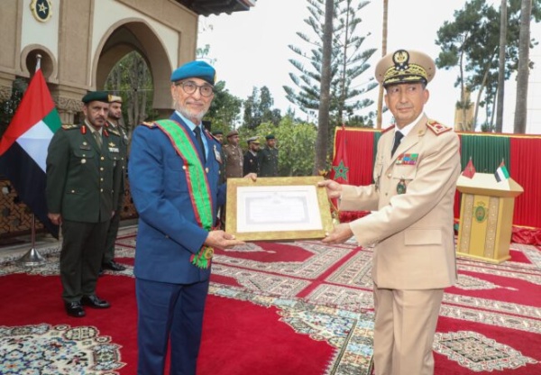 الجنرال بريظ يستقبل رئيس أركان الجيش الإماراتي على هامش اللجنة العسكرية المختلطة المغربية الإماراتية صور الجنرال بريظ يستقبل رئيس أركان الجيش الإماراتي على هامش اللجنة العسكرية المختلطة المغربية الإماراتية صور