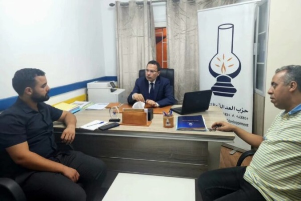 الخلفي يفتتح مكتبا للتواصل وتتبع قضايا المواطنين في دائرة المحيط بالرباط