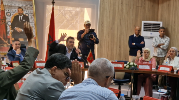 جهة سوس تصادق على إحداث شركة للذكاء الترابي وسط سجال حاد حول نجاعة تدبير الشركات الجهوية فيديو