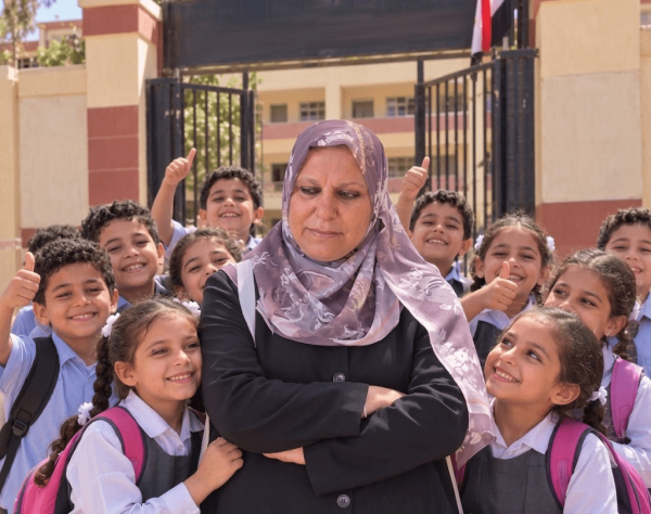 بعد واقعة مدرسة القليوبية نقابة المعلمين تكر م صالحة عبدالفضيل