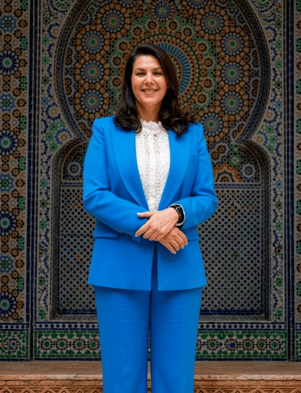 من هي فاطمة المنصوري أول امرأة تقود حكومة المغرب