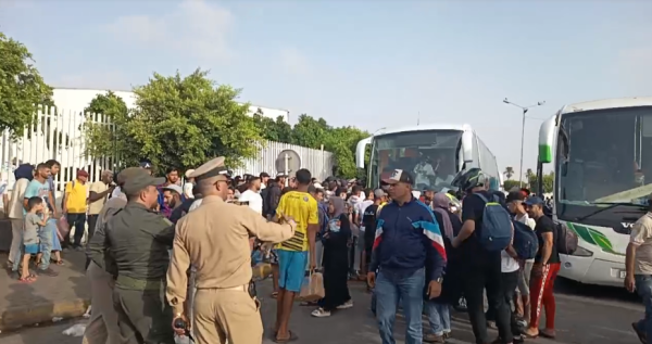 استنفار أمني واسع بالدار البيضاء والمحمدية لمنع تدفق الشباب نحو سبتة المحتلة استنفار أمني واسع بالدار البيضاء والمحمدية لمنع تدفق الشباب نحو سبتة المحتلة