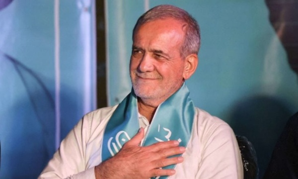 عاجل الرئيس الإيراني يكشف كواليس لقائه خامنئي وهذا ما أوصاه به عاجل الرئيس الإيراني يكشف كواليس لقائه خامنئي وهذا ما أوصاه به