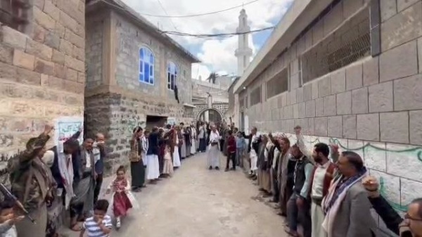 وقفات شعبية عقب صلاة الجمعة في إب جهوزية واستنفار لإنهاء العدوان والحصار وقفات شعبية عقب صلاة الجمعة في إب جهوزية واستنفار لإنهاء العدوان والحصار