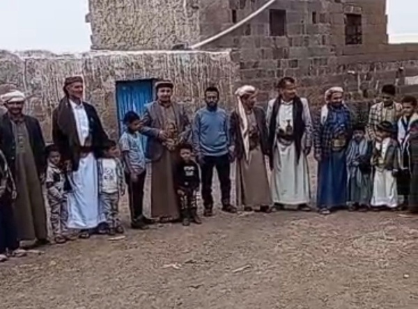 وقفات شعبية بمحافظة إب تأييدا ومباركة لعمليات القوات المسلحة وتأكيدا على الجهوزية وقفات شعبية بمحافظة إب تأييدا ومباركة لعمليات القوات المسلحة وتأكيدا على الجهوزية
