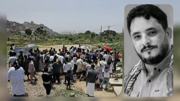 تشييع الصحفي محمد عيضة في تعز وسط مطالبات باستكمال التحقيق ومحاسبة الجناة تشييع الصحفي محمد عيضة في تعز وسط مطالبات باستكمال التحقيق ومحاسبة الجناة