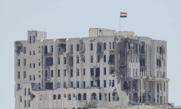 الحوثيون يقصفون مجمع ا قضائي ا في تعز للمرة الثانية خلال شهر الحوثيون يقصفون مجمع ا قضائي ا في تعز للمرة الثانية خلال شهر