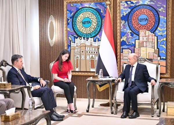 العليمي استهداف ميناء المخا يؤكد مضي الحوثيين في حرب ممنهجة ضد مقدرات اليمنيين العليمي استهداف ميناء المخا يؤكد مضي الحوثيين في حرب ممنهجة ضد مقدرات اليمنيين