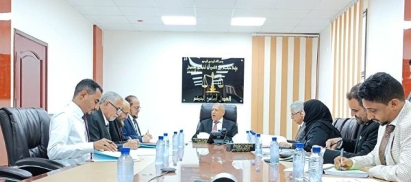 مجلس القضاء يقر عزل قاضيين وإحالة 5 آخرين للمحاسبة ورفع الحصانة عن قاض مجلس القضاء يقر عزل قاضيين وإحالة 5 آخرين للمحاسبة ورفع الحصانة عن قاض