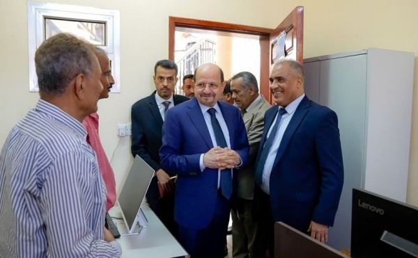 الزنداني يوجه باستيعاب الطلاب النازحين وتحديث المناهج وتطوير التعليم