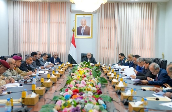 الحكومة تقر إجراءات لإغلاق منافذ التهريب وإحكام الرقابة البرية والبحرية الحكومة تقر إجراءات لإغلاق منافذ التهريب وإحكام الرقابة البرية والبحرية