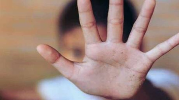 سوريا اعتقال والدين في ريف دير الزور بتهمة تعذيب طفلهما