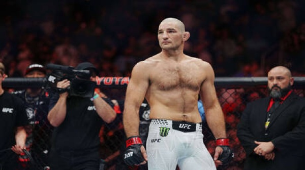 عبارة قالها عن ترامب ونتنياهو تمنع بطل ufc من دخول البيت الأبيض
