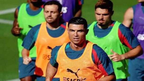2 مليار دولار كريستيانو رونالدو يحقق أرباحا خيالية تقوده لرقم تاريخي 2 مليار دولار كريستيانو رونالدو يحقق أرباحا خيالية تقوده لرقم تاريخي