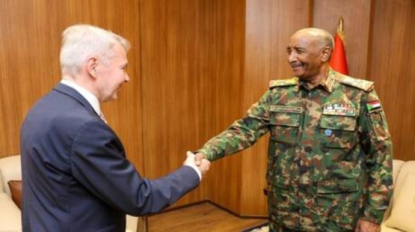 مبعوث الأمم المتحدة لقائي مع البرهان تناول جهود السلام في السودان مبعوث الأمم المتحدة لقائي مع البرهان تناول جهود السلام في السودان